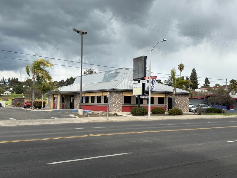 Two Building Value-Add Opportunity portfolio of 2 properties for sale on LoopNet.com - Building Photo - Image 2 of 3
