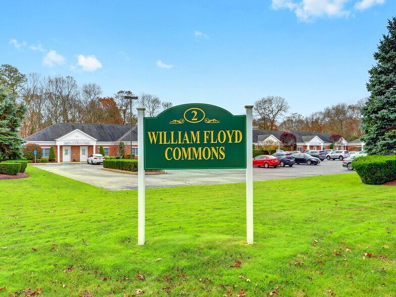 2 Coraci Blvd, Shirley, NY 11967