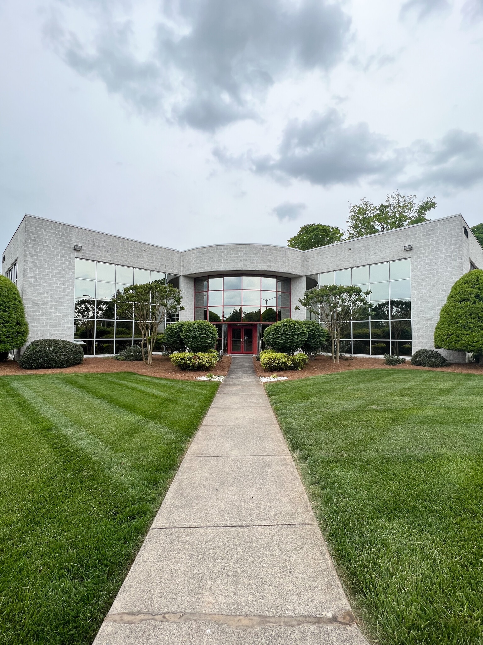 1540 Westbrook Plaza Dr, Winston-Salem, NC for lease Interior Photo- Image 1 of 1