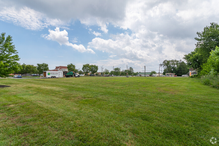 1110 Forrest Ave, Dover, DE for lease - Primary Photo - Image 1 of 5