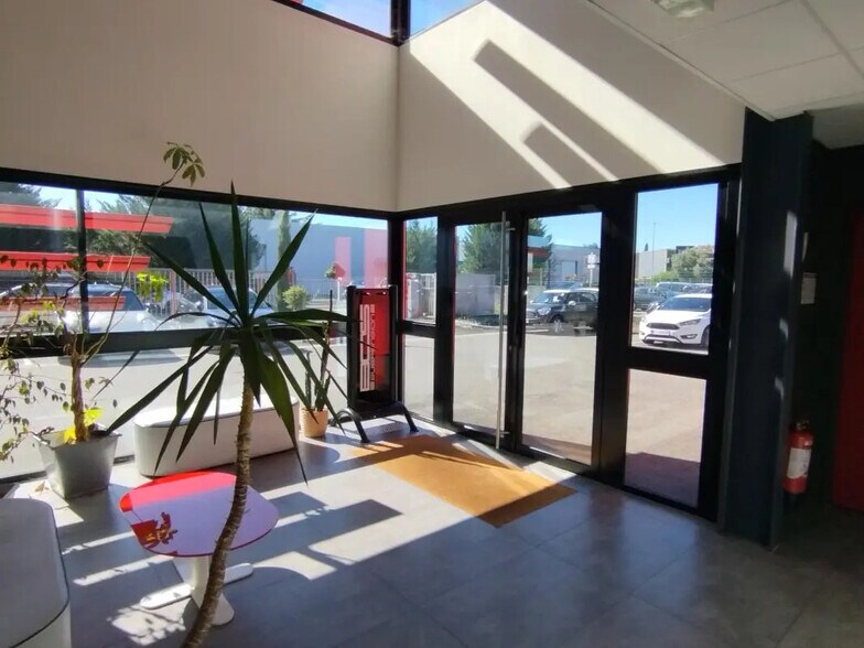 Office in Toulouse for lease - Building Photo - Image 3 of 13
