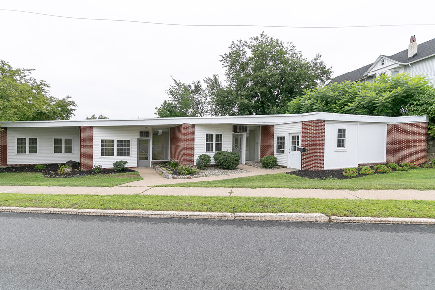 525 Memorial Pky, Phillipsburg, NJ for sale - Primary Photo - Image 1 of 1