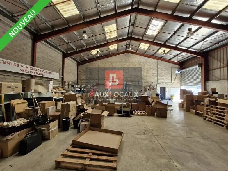 Office in Aubagne for lease - Interior Photo - Image 1 of 5