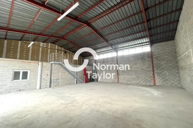 Flex in Montpellier for lease Interior Photo- Image 1 of 4