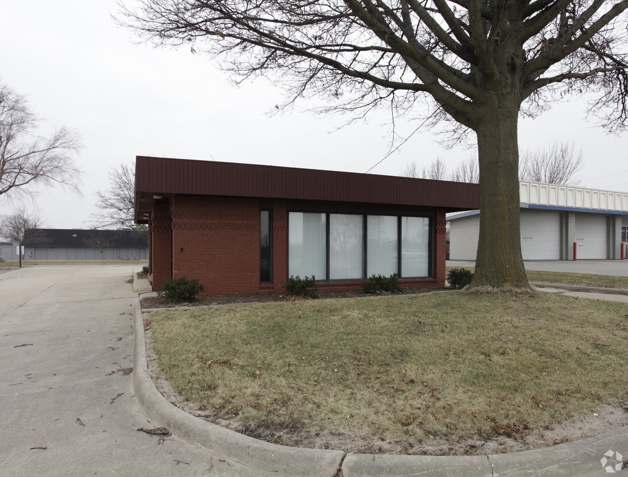 8550 Hickman Rd, Clive, IA for sale Primary Photo- Image 1 of 1