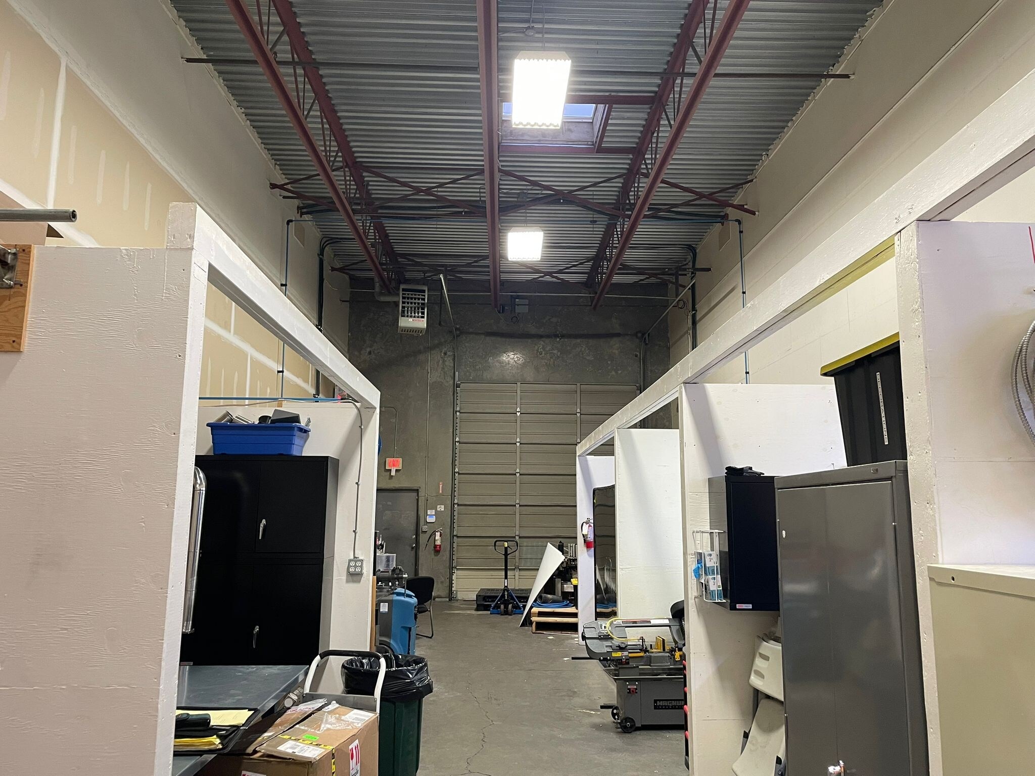 9295 198th St, Langley Twp, BC for lease Interior Photo- Image 1 of 15