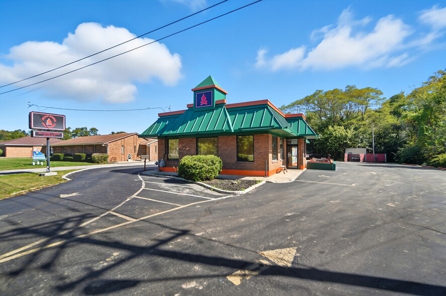 1535 Xenia Ave, Yellow Springs, OH for sale - Building Photo - Image 2 of 19