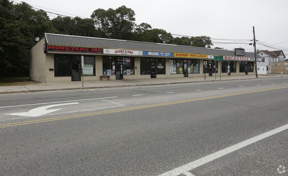 25-37 Railroad Ave, Ronkonkoma, NY for sale - Primary Photo - Image 1 of 1