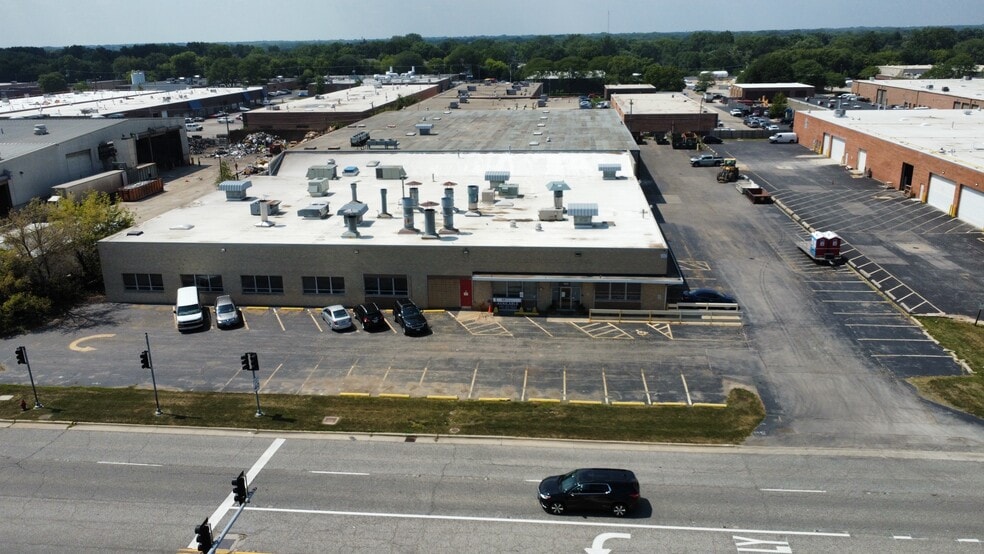 560 S Hicks Rd, Palatine, IL for lease - Aerial - Image 2 of 5