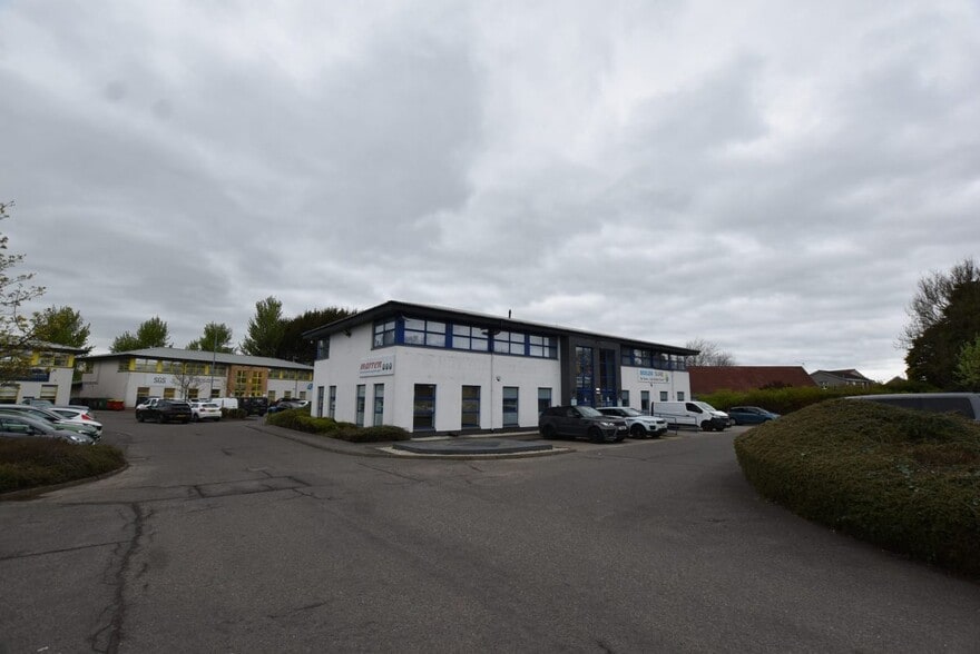 1 Beancross Rd, Grangemouth for lease - Building Photo - Image 1 of 2