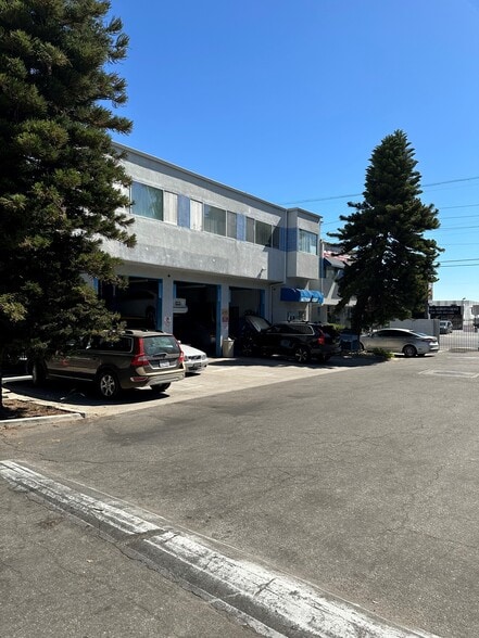 6011-6015 Reseda Blvd, Tarzana, CA for sale - Building Photo - Image 2 of 16