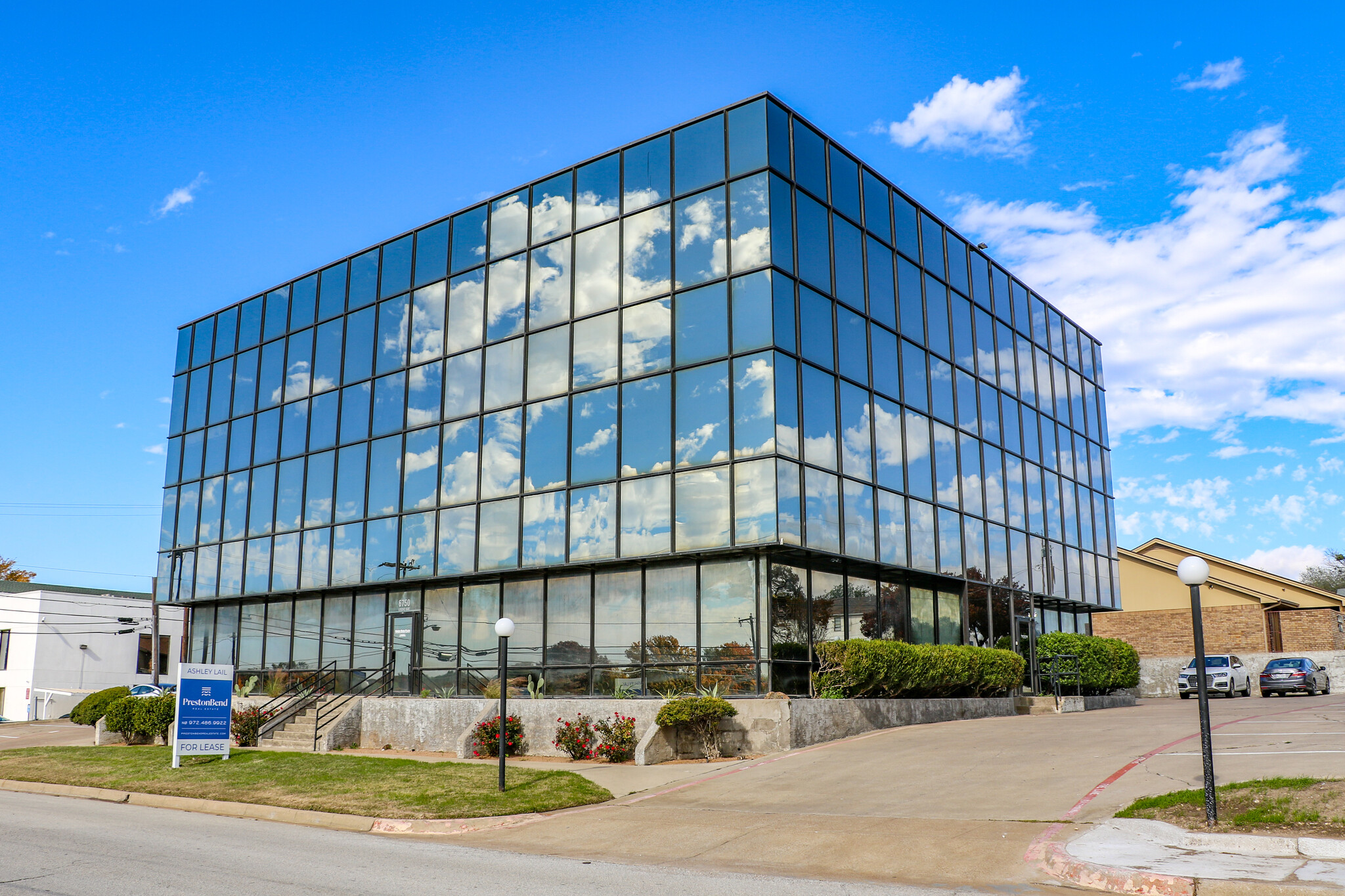 6750 Locke Ave, Fort Worth, TX for lease Building Photo- Image 1 of 8