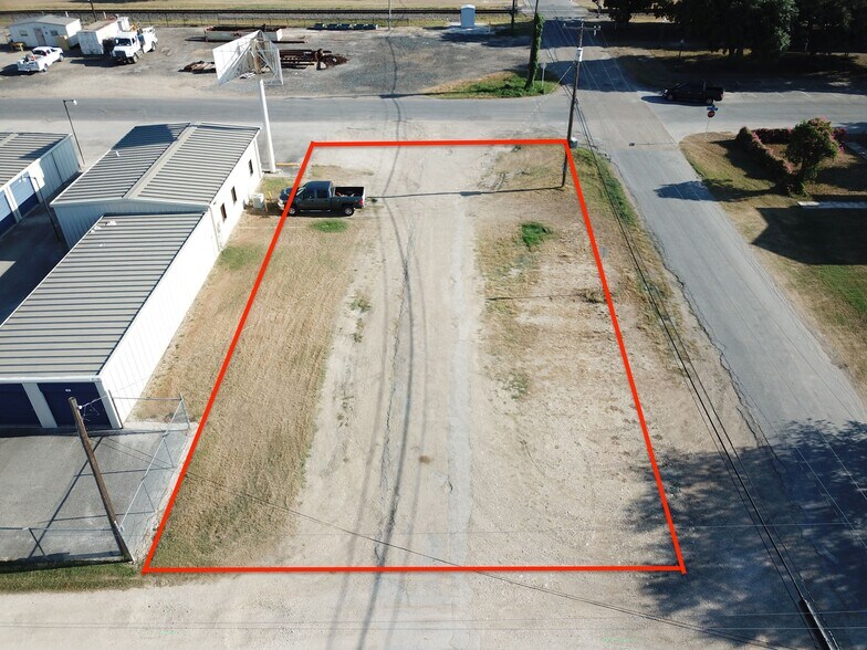 1705 Avenue I, Hondo, TX 78861