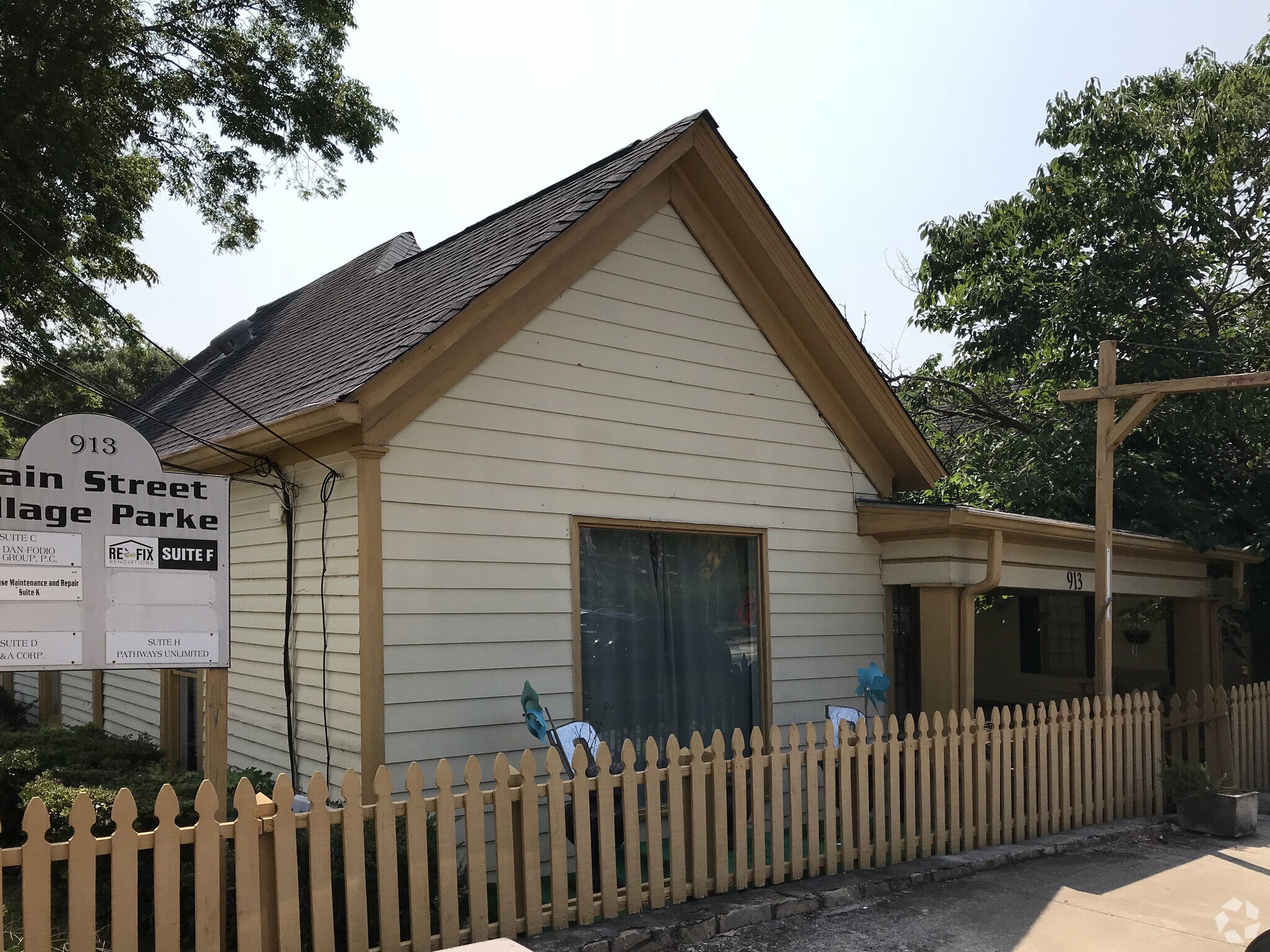 913 Main St, Stone Mountain, GA 30083