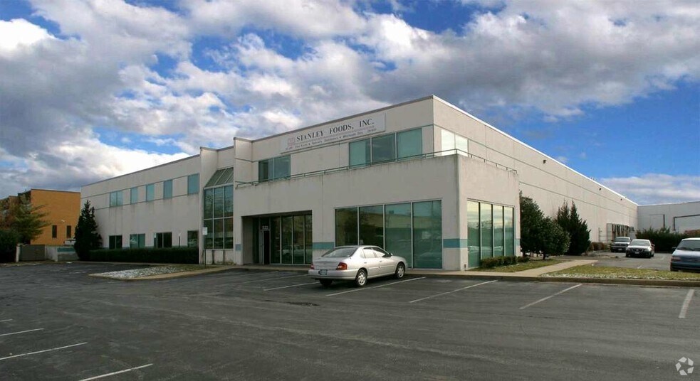 9001 E Hampton Dr, Capitol Heights, MD for lease - Building Photo - Image 2 of 5