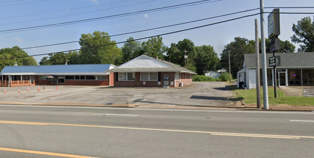 1983 Madison St, Clarksville, TN for lease Building Photo- Image 1 of 3