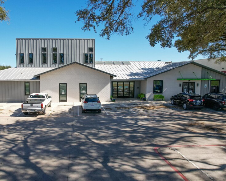 1320 Frontage, New Braunfels, TX for lease - Building Photo - Image 1 of 4