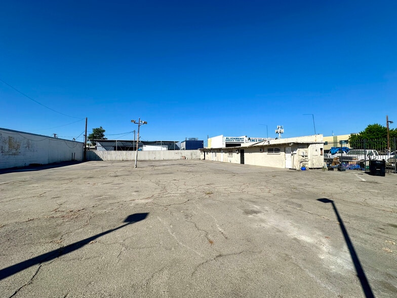 514 Glenoaks Blvd, San Fernando, CA for lease - Primary Photo - Image 1 of 12