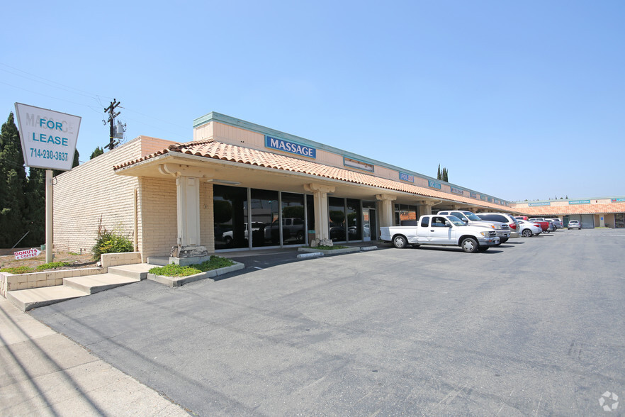 1700 N Tustin St, Orange, CA for lease - Building Photo - Image 2 of 6