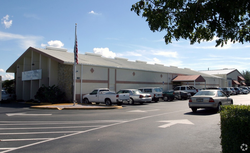 3196 Davis Blvd, Naples, FL 34104 | LoopNet