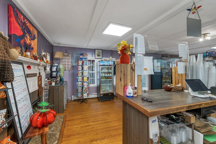 136 Daniel Webster Hwy, Meredith, NH for sale - Building Photo - Image 3 of 42