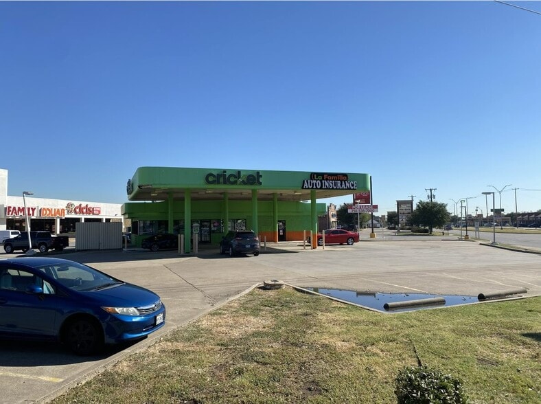 730 W Pioneer Pky, Grand Prairie, TX for sale - Building Photo - Image 2 of 2