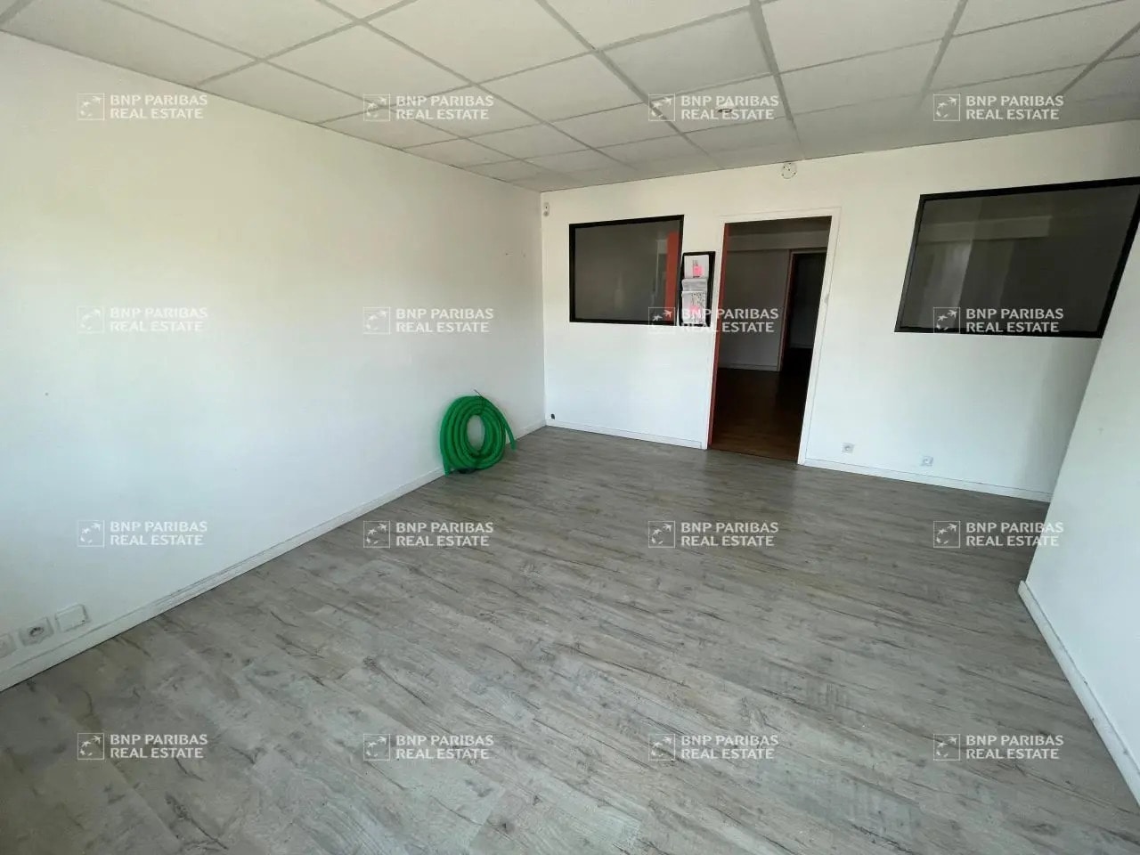 Flex in Saint-Jacques-de-la-Lande for lease Building Photo- Image 1 of 5