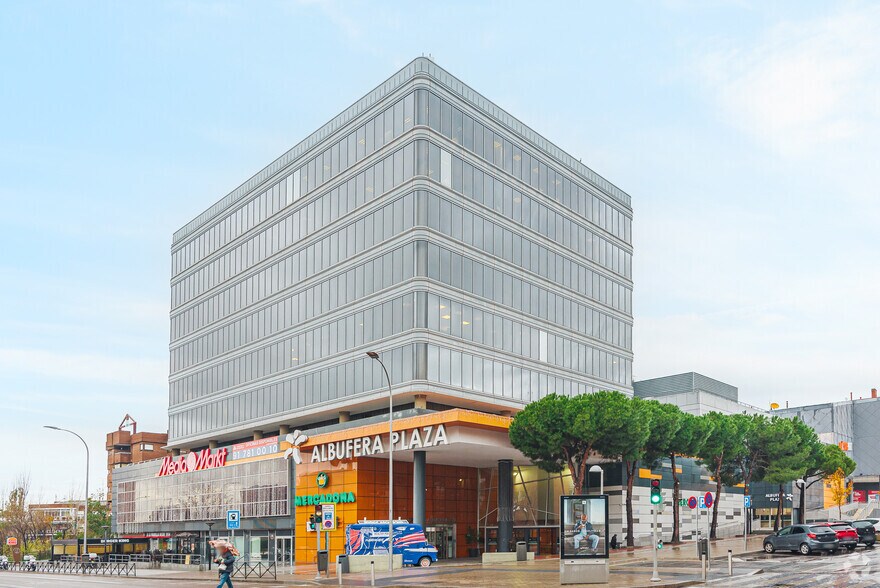 Avenida de la Albufera, 153, Madrid, Madrid for lease - Building Photo - Image 1 of 4