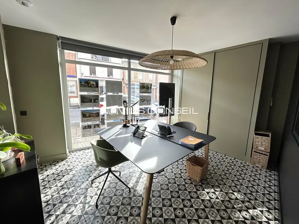 Retail in Muret for lease Interior Photo- Image 1 of 8