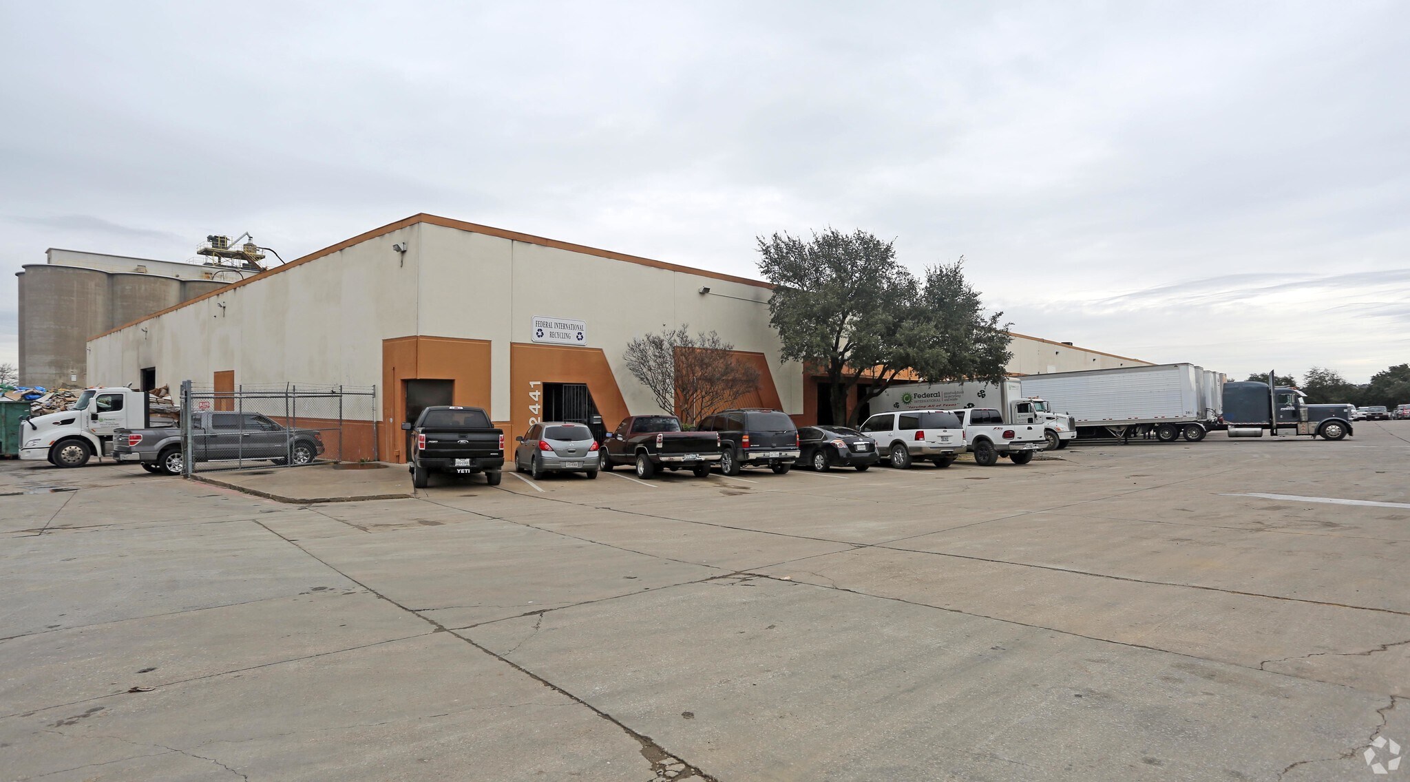 2401-2441 W Commerce St, Dallas, TX for sale Primary Photo- Image 1 of 1