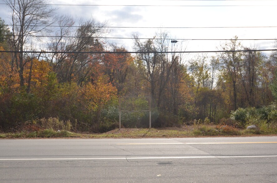 5 Whitehall, Hooksett, NH 03106