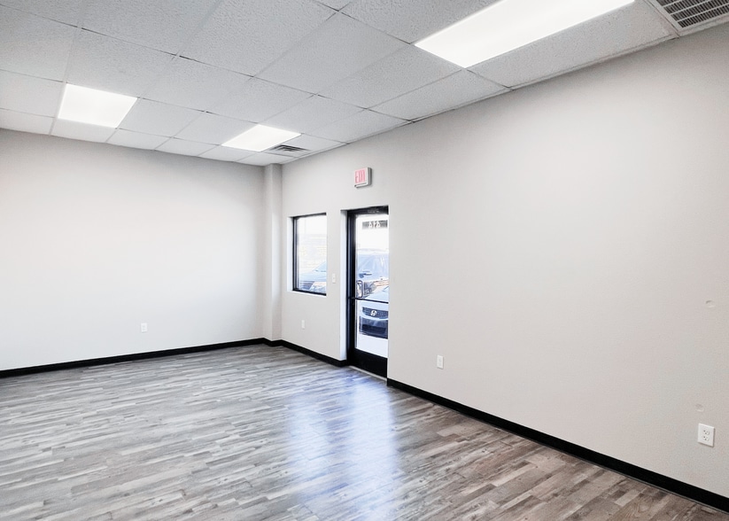 14300 N Lincoln Blvd, Edmond, OK for lease - Interior Photo - Image 3 of 9