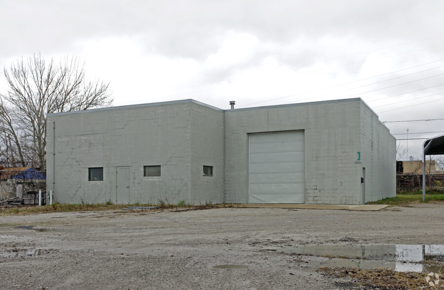 515 Burbank Dr, Toledo, OH for lease - Primary Photo - Image 1 of 13