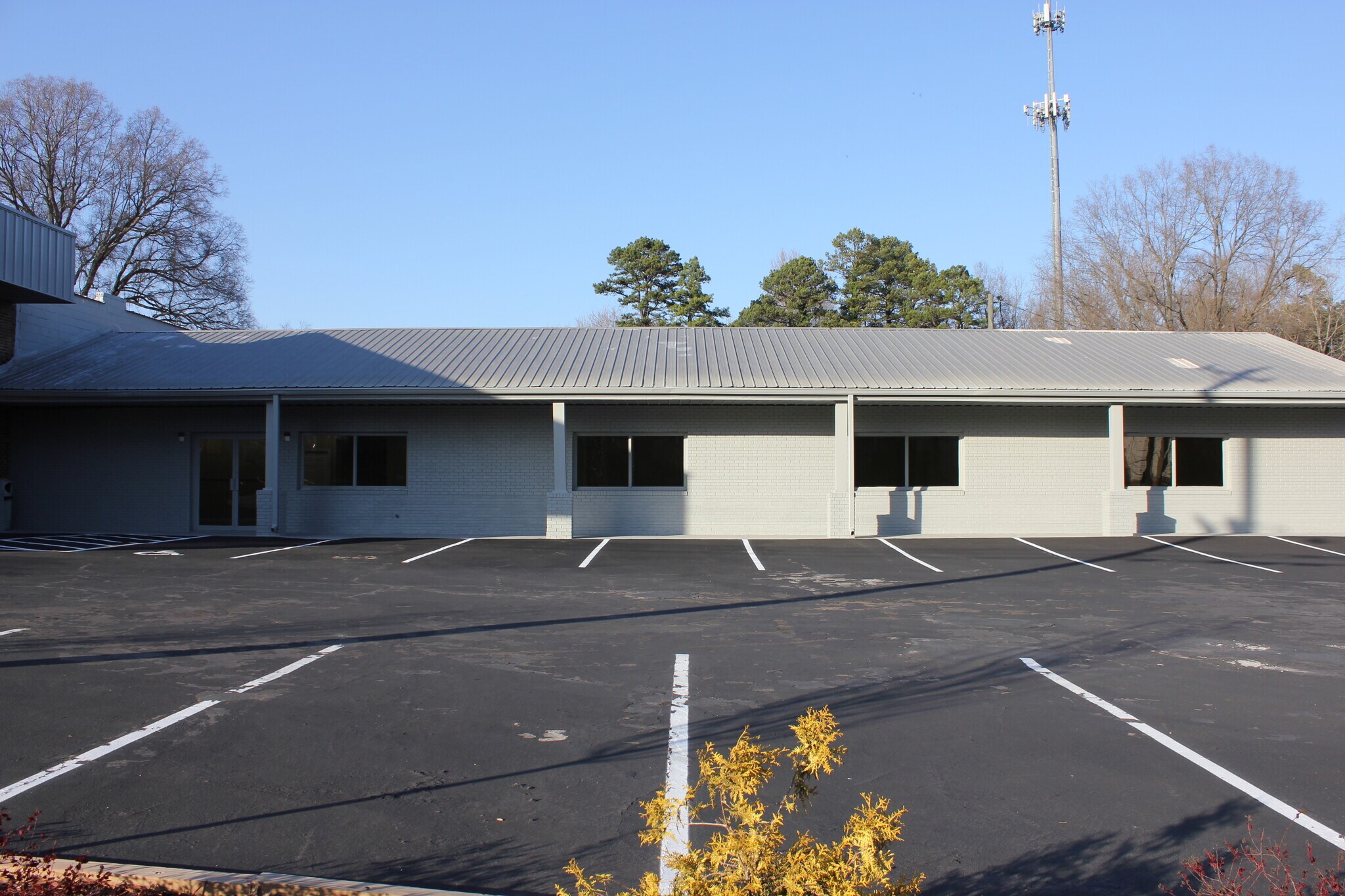 2914 Gibbon Rd, Charlotte, NC 28269 Keziah's Plaza