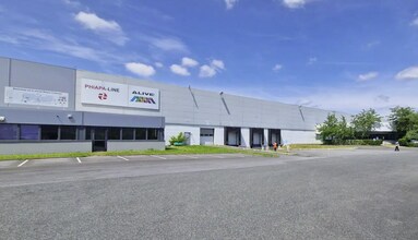 Rue De La Motte, Lieusaint for lease Building Photo- Image 1 of 3