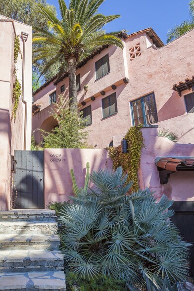 1901 Orchid Ave Hollywood Ca 90068 Apartments Property For 11 Unit Apartment Building Offered At 15 975 000 A 4 Cap Rate In Hollywood Ca