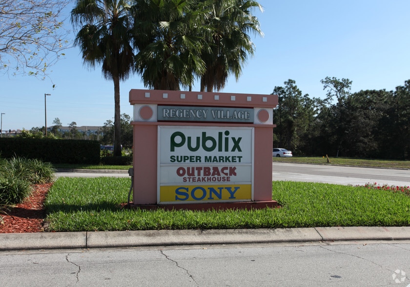 8111-8155 Vineland Ave, Orlando, FL for lease - Building Photo - Image 3 of 7