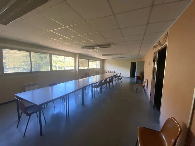 Flex in La Roche-Vineuse for sale - Building Photo - Image 3 of 13