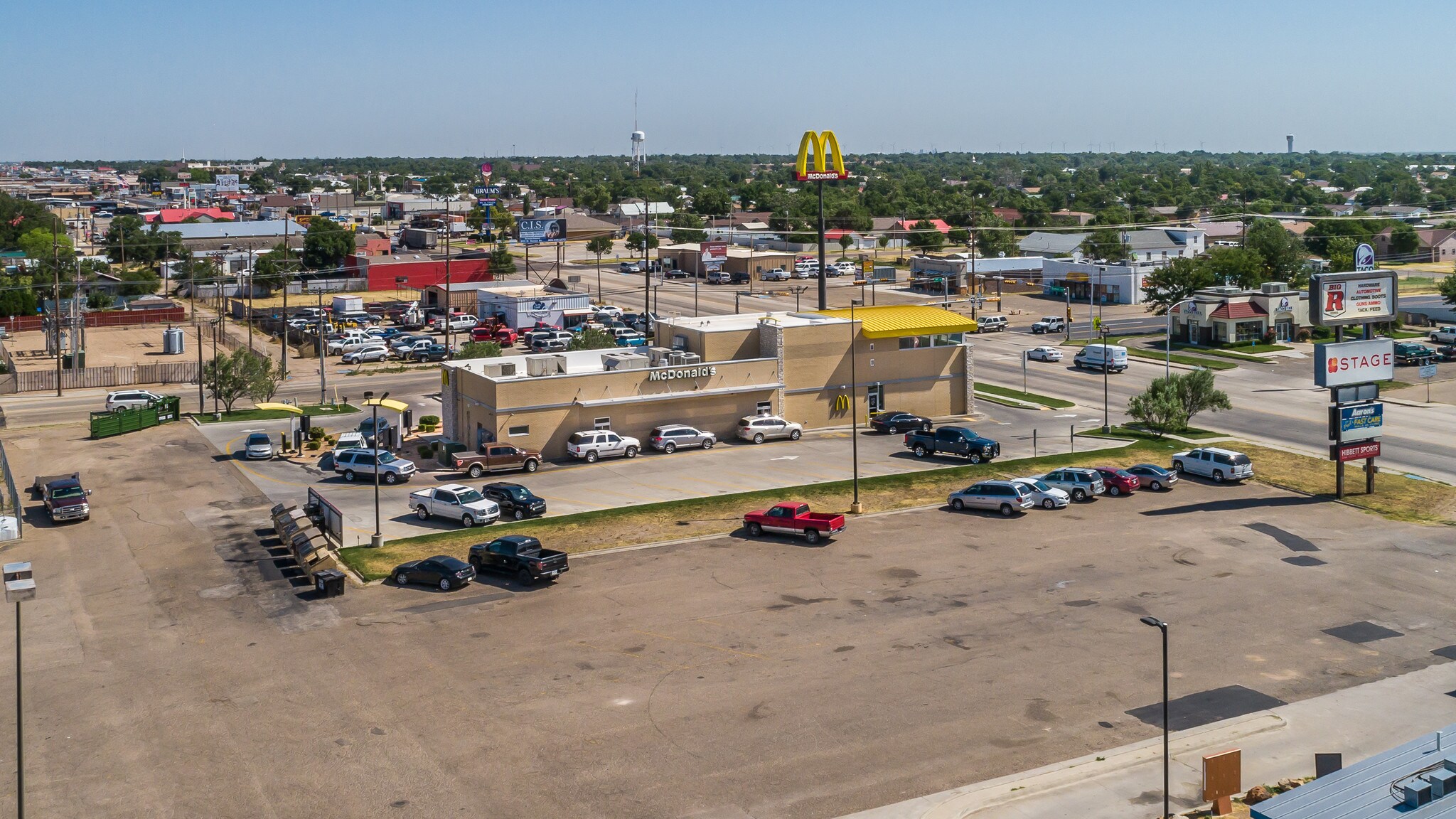 1400 S Dumas Ave, Dumas, TX 79029 Guylane Plaza