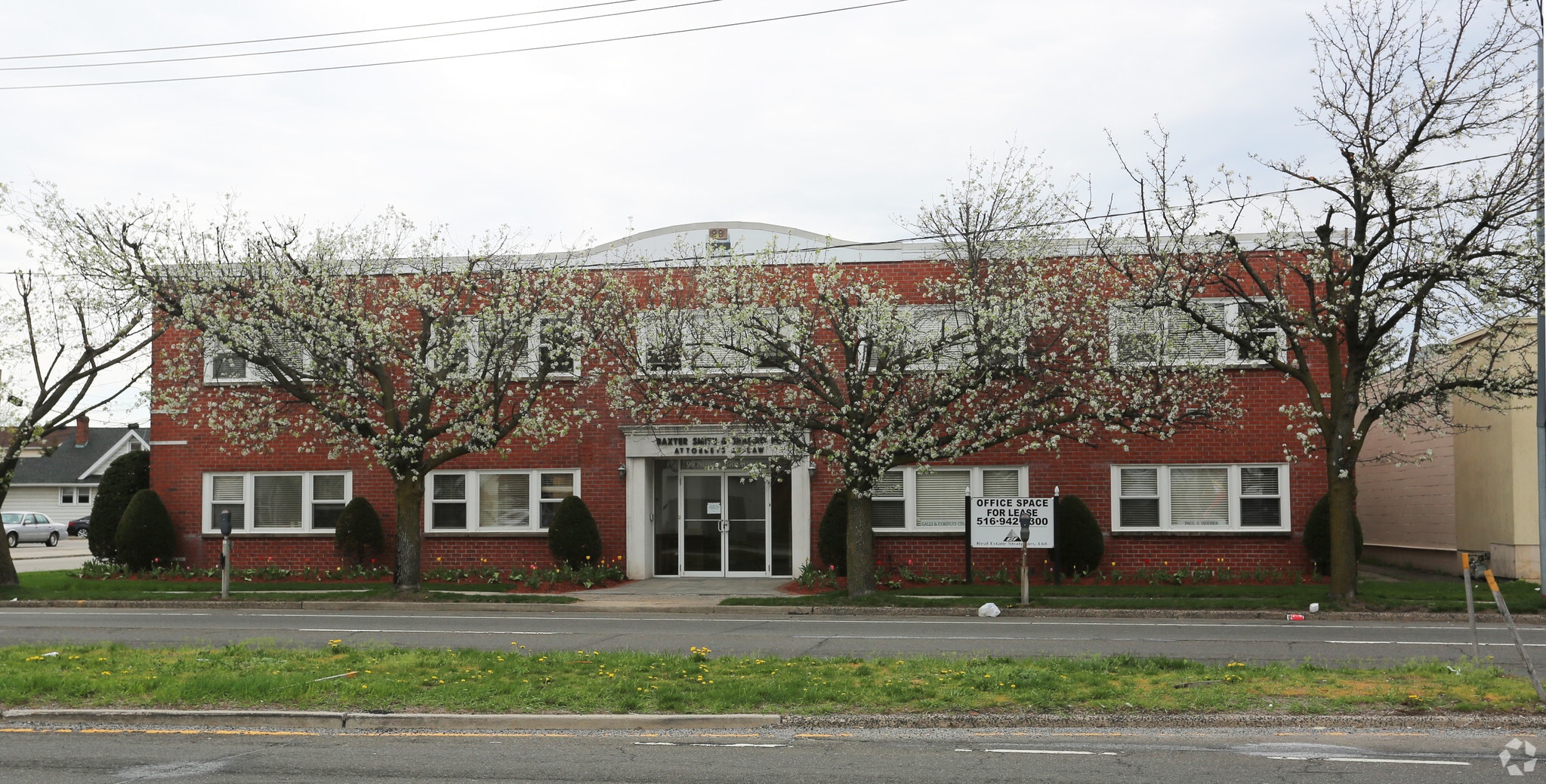 99 N Broadway, Hicksville, NY for lease Primary Photo- Image 1 of 8