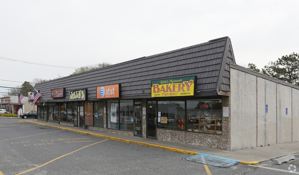 709-717 Medford Ave, Patchogue, NY for sale - Building Photo - Image 3 of 8