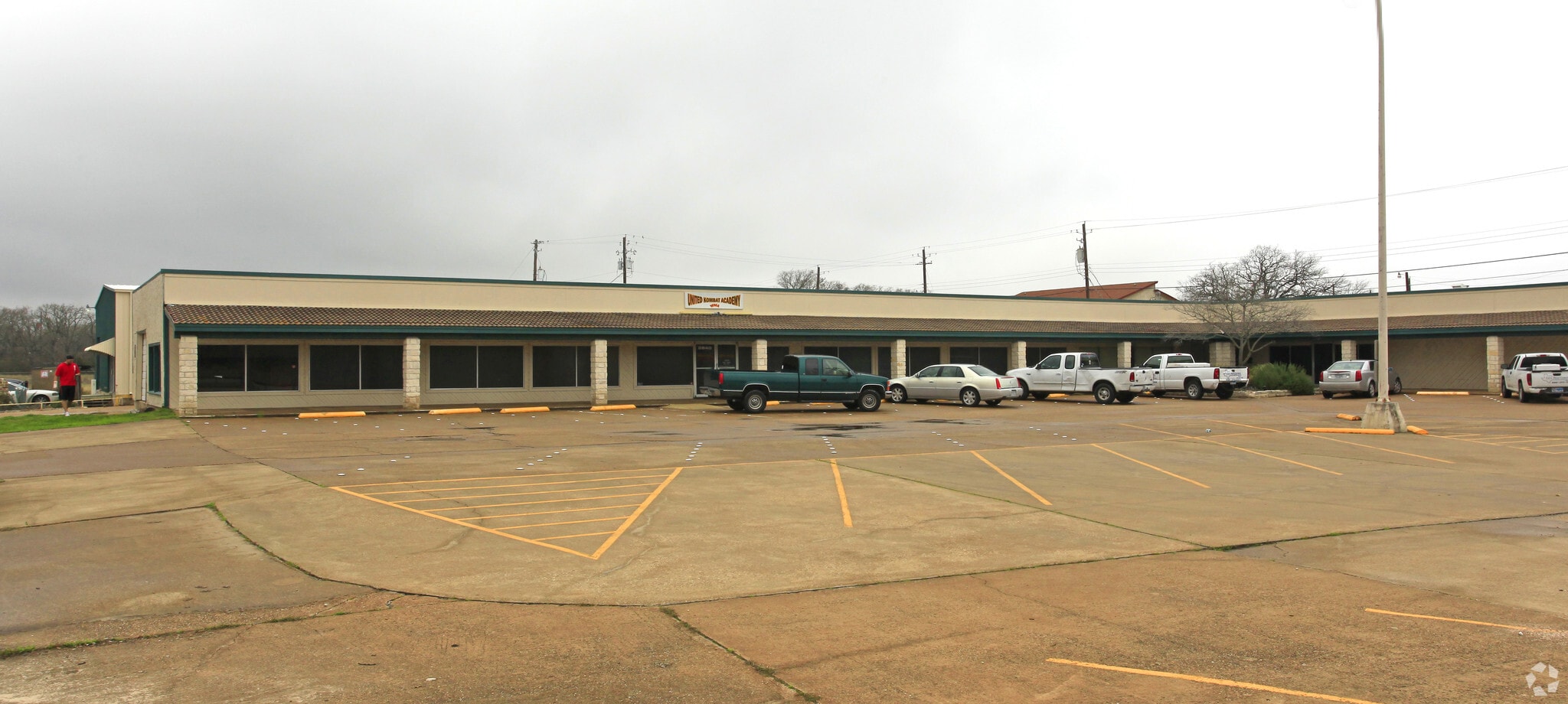 2820-2840 Finfeather Rd, Bryan, TX for sale Primary Photo- Image 1 of 3