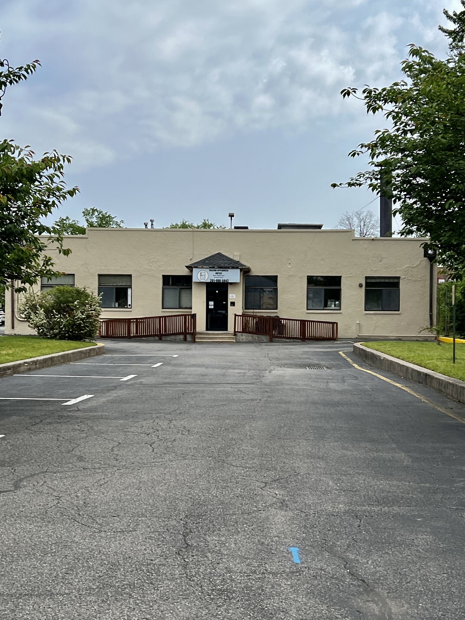 1 W Forest Ave, Englewood, NJ for lease Building Photo- Image 1 of 12