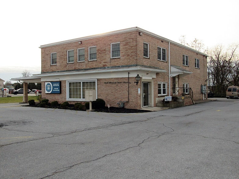 1288 N Mountain Rd, Harrisburg, PA 17112