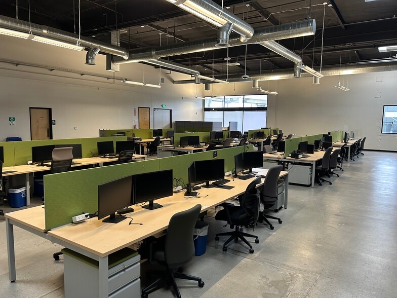 2201 Park Pl, El Segundo, CA for lease - Building Photo - Image 2 of 15