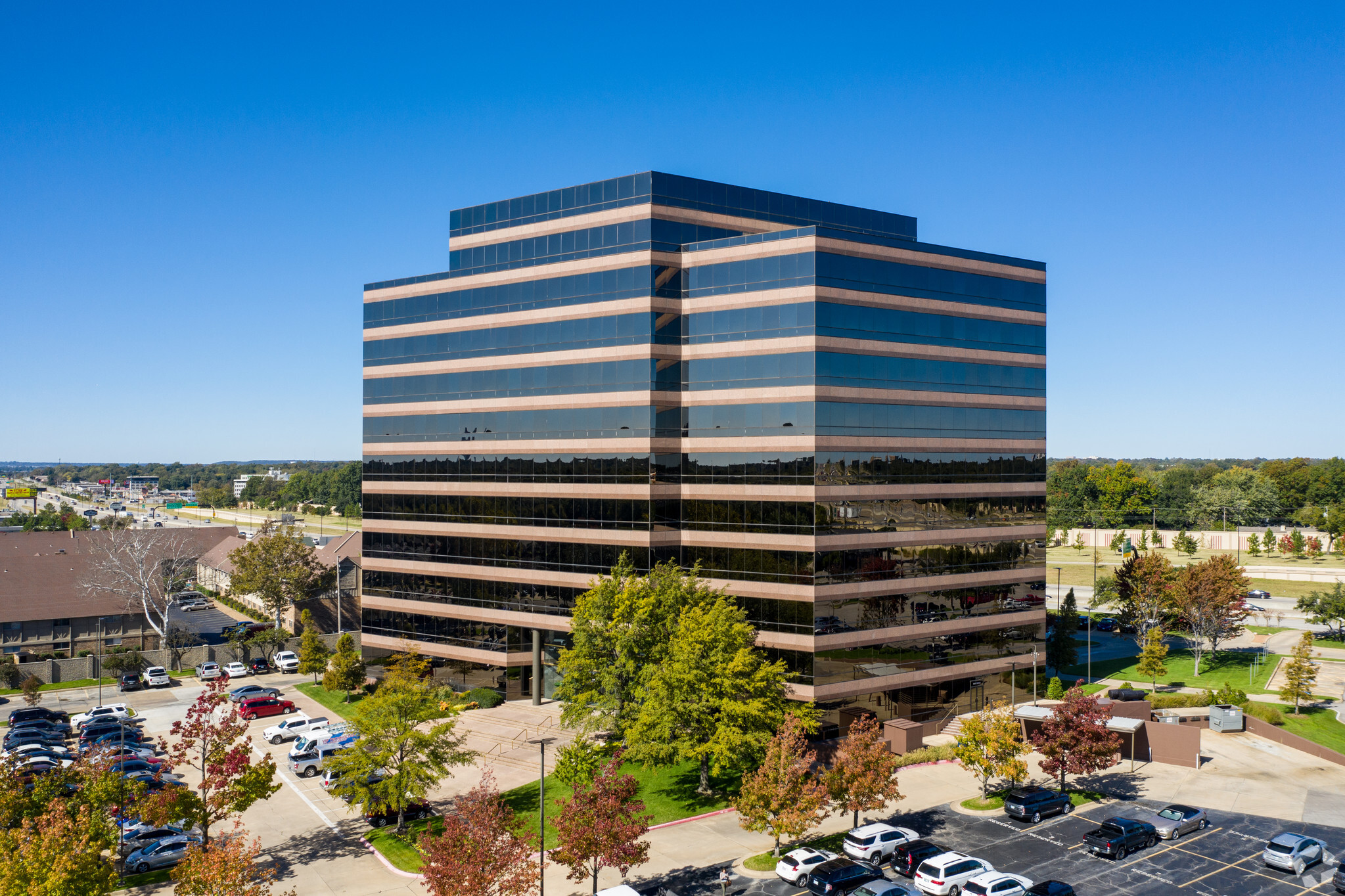 4200 E Skelly Dr, Tulsa, OK for lease Building Photo- Image 1 of 14