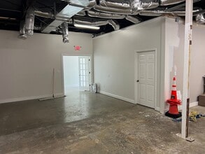 1305 Arendell, Morehead City, NC for lease Interior Photo- Image 1 of 3