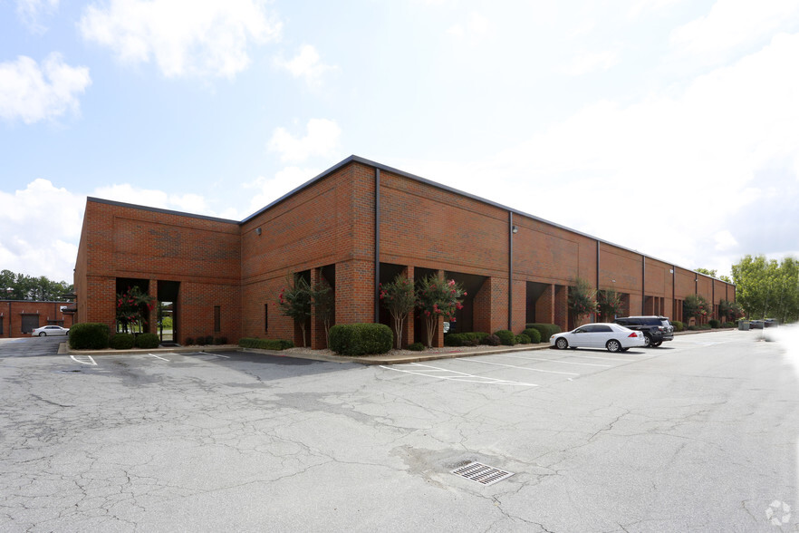 1000 Cobb International Dr, Kennesaw, GA for lease - Primary Photo - Image 1 of 5