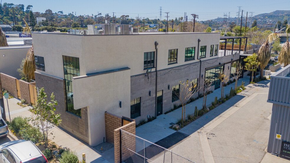 3021 Gilroy St, Los Angeles, CA for lease - Building Photo - Image 3 of 18