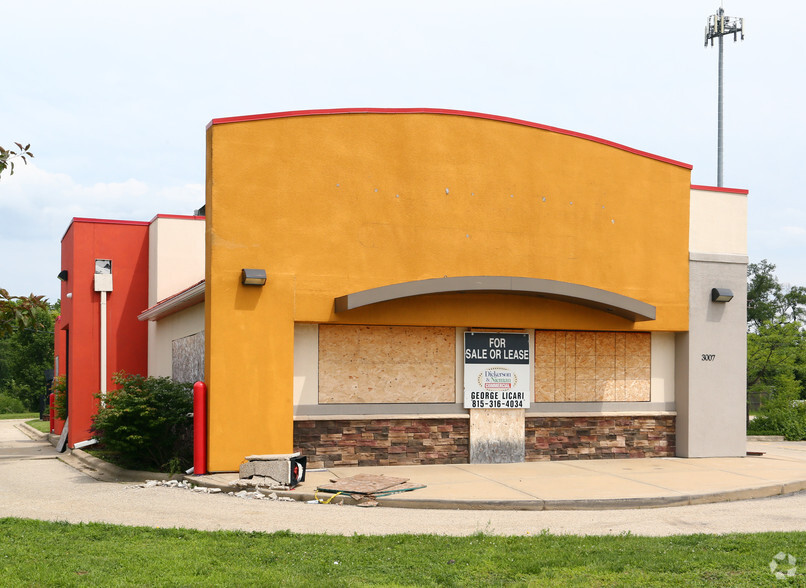 3007 N Main St, Rockford, IL for sale - Building Photo - Image 2 of 3